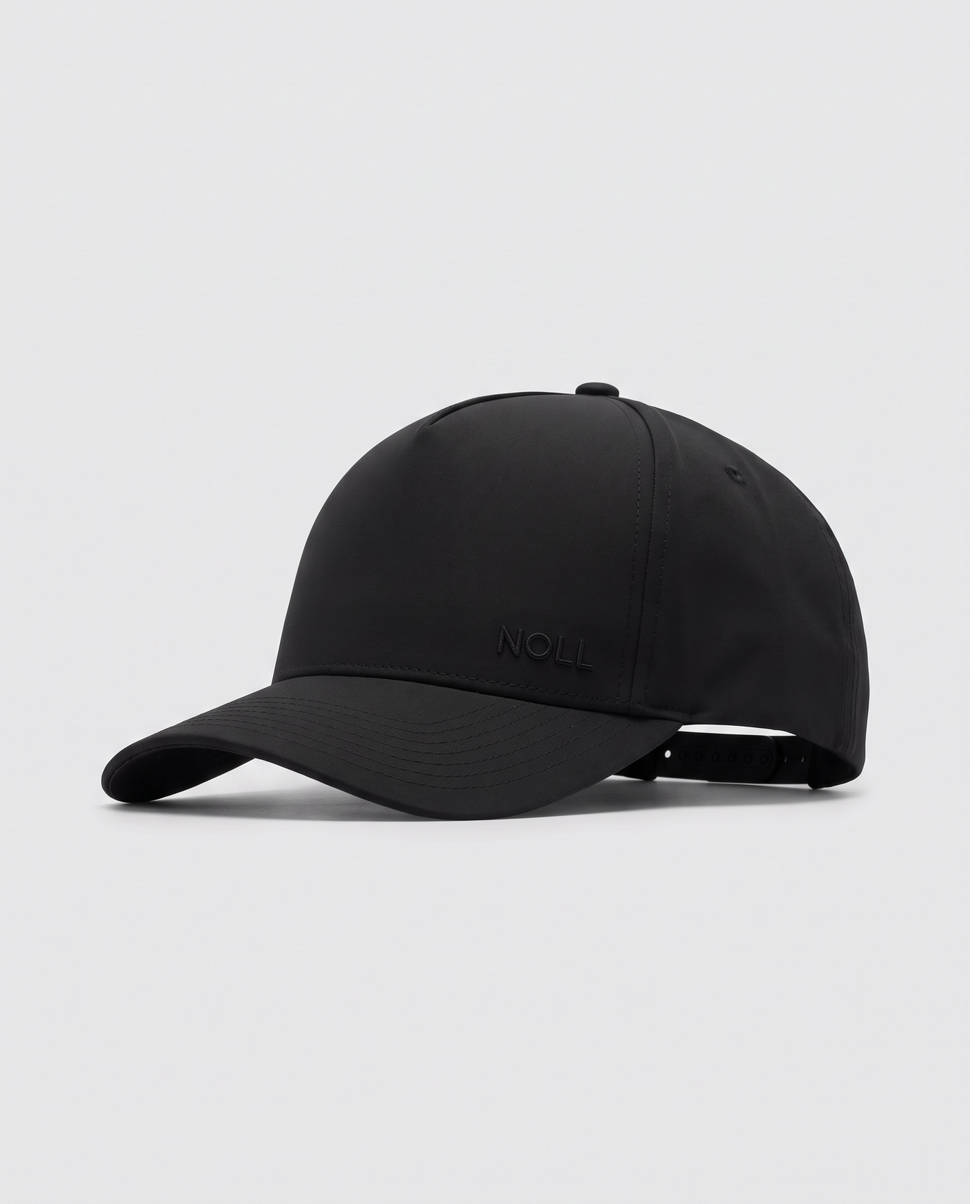 Three-quarter view of the NOLL 01 hat